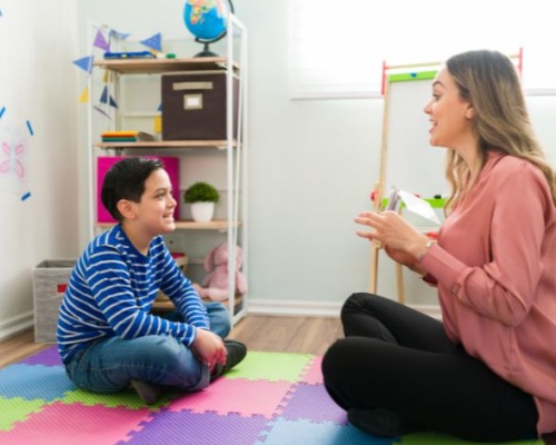 How can a speech pathologist help my child? Image