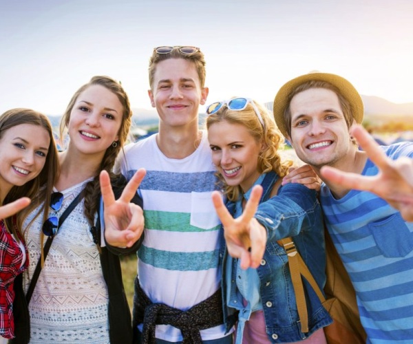 Parent survival guide to Schoolies Image