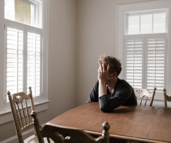 Early signs of depression Image